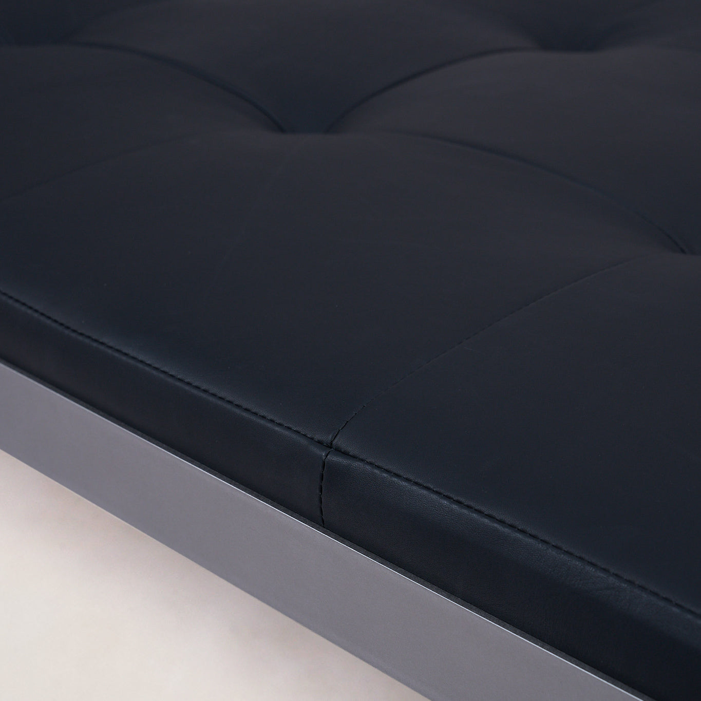 Milan Daybed